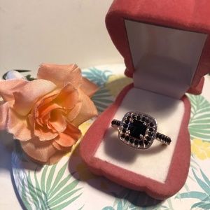 Halo set ring black Sapphires on Rosegold size10